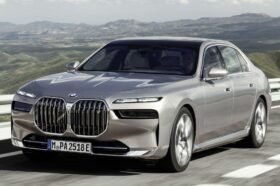 BMW i7