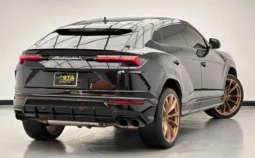 LAMBORGHINI URUS SE